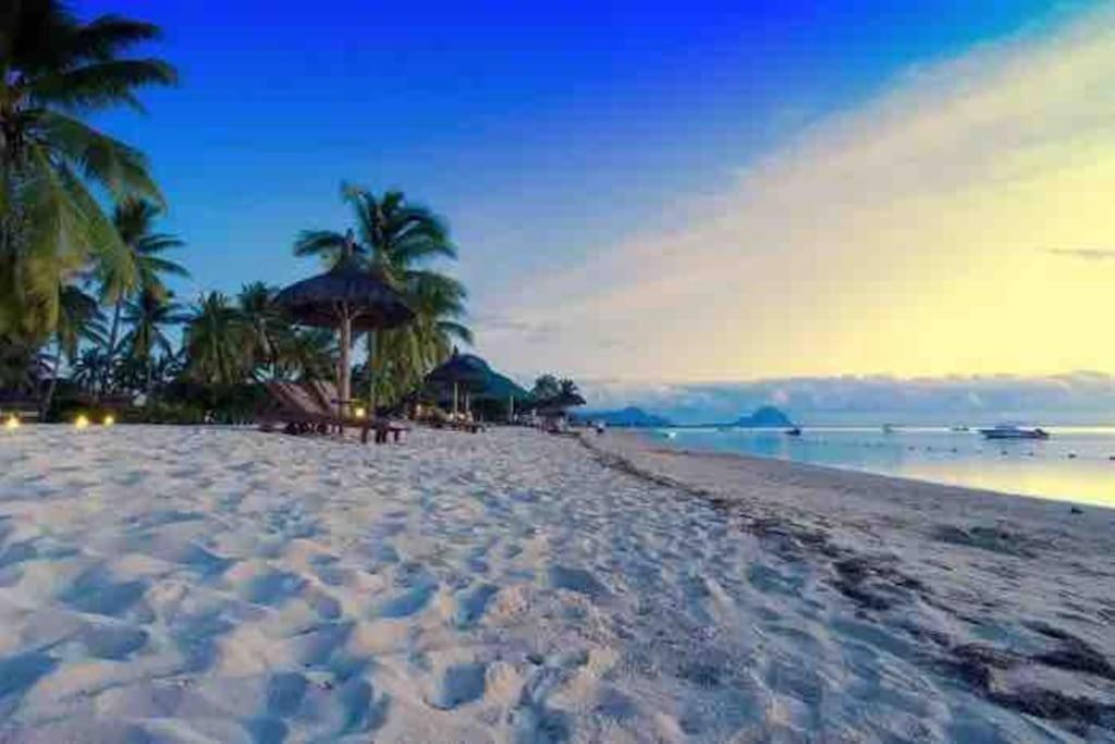 Modern Flat In Flic En Flac-Walk To The Beach Екстериор снимка