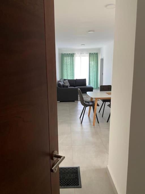 Modern Flat In Flic En Flac-Walk To The Beach Екстериор снимка